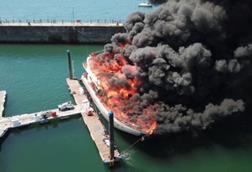 Rendezvous fire in Torquay(Picture by James Watson and courtest of DevonLive)